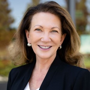 Headshot photo of Dr. Mary Thompson