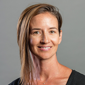 Dr. Stefani Boutelier